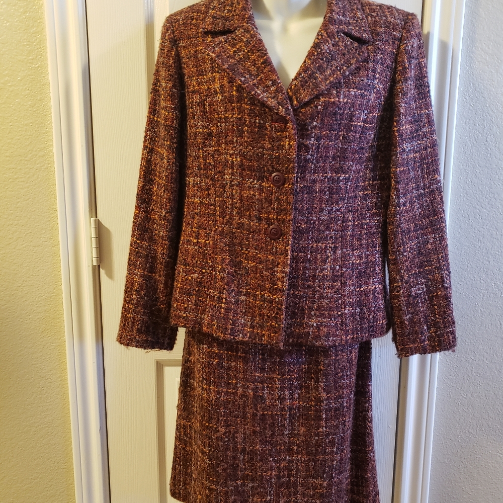 Le Suit Women's suit